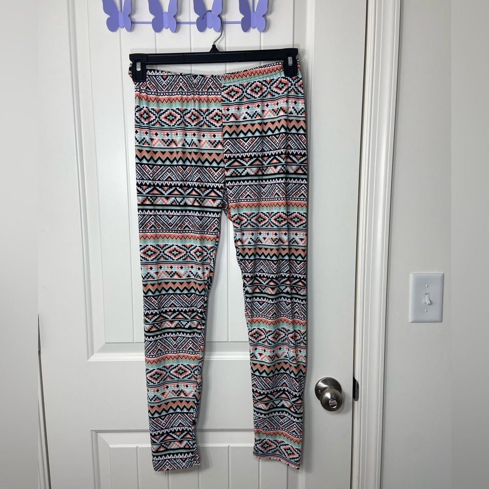 NWOT Bobbie Brooks women’s‎ Aztec multicolor soft stretch leggings pants lounge